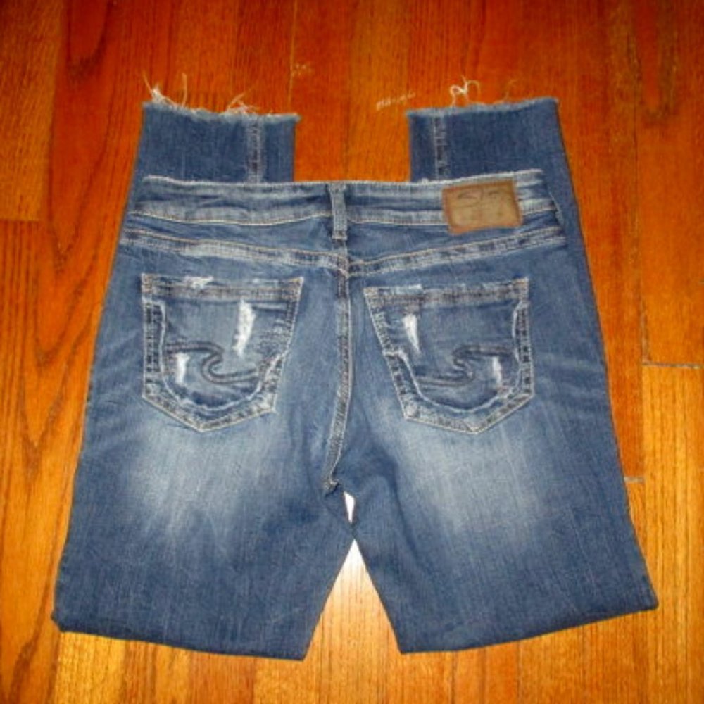 SILVER JEANS Sam Distressed Mid-Rise Raw Hem